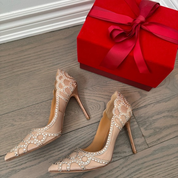 Badgely Mischka Rhinestone Embellishment Nude Pointed Toe Pump Women’s 8 LikeNew - Picture 8 of 8